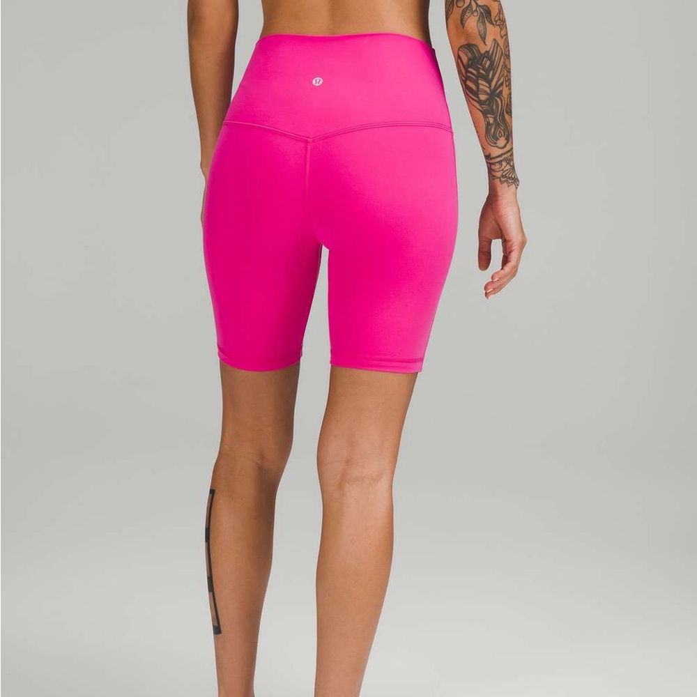 Lululemon Align High-Rise Short 8" size 12 
Sonic Pink bike
